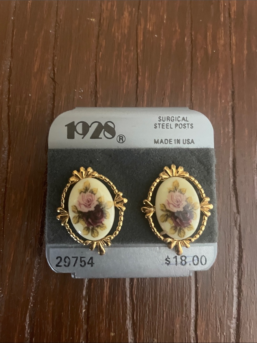 1928 Gold-Tone Oval Floral Cameo Stud Earrings - Cream and Pink - Picture 3 of 3